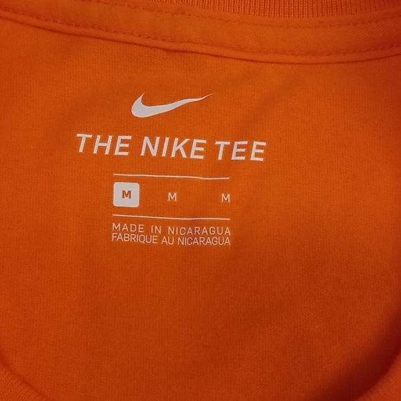 MEDIUM Nike T-Shirt - Picture 4 of 4